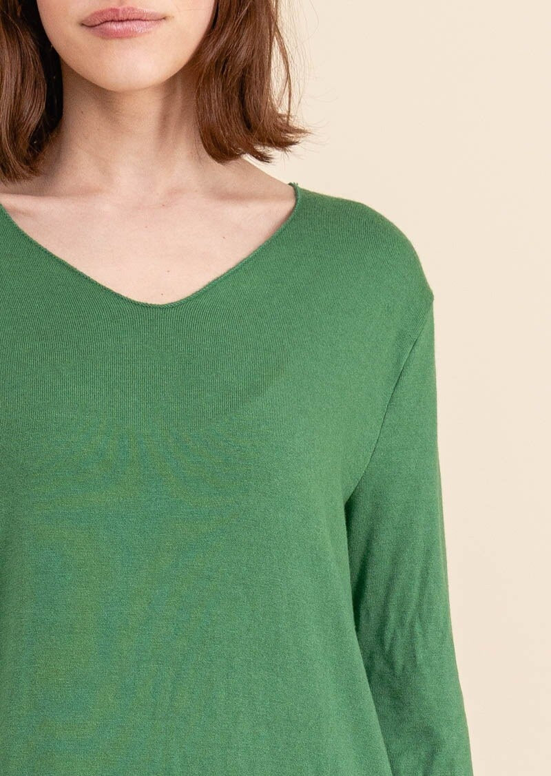 Robe maille verte vue de profil